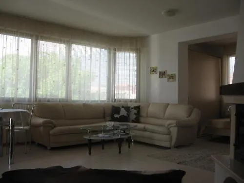 Sveti Stefan Aparthotel 3*